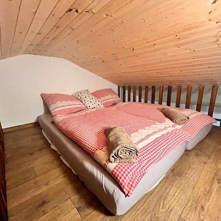 Chata Pod Houbovym Vrchem 2 Horní Planá Exterior foto