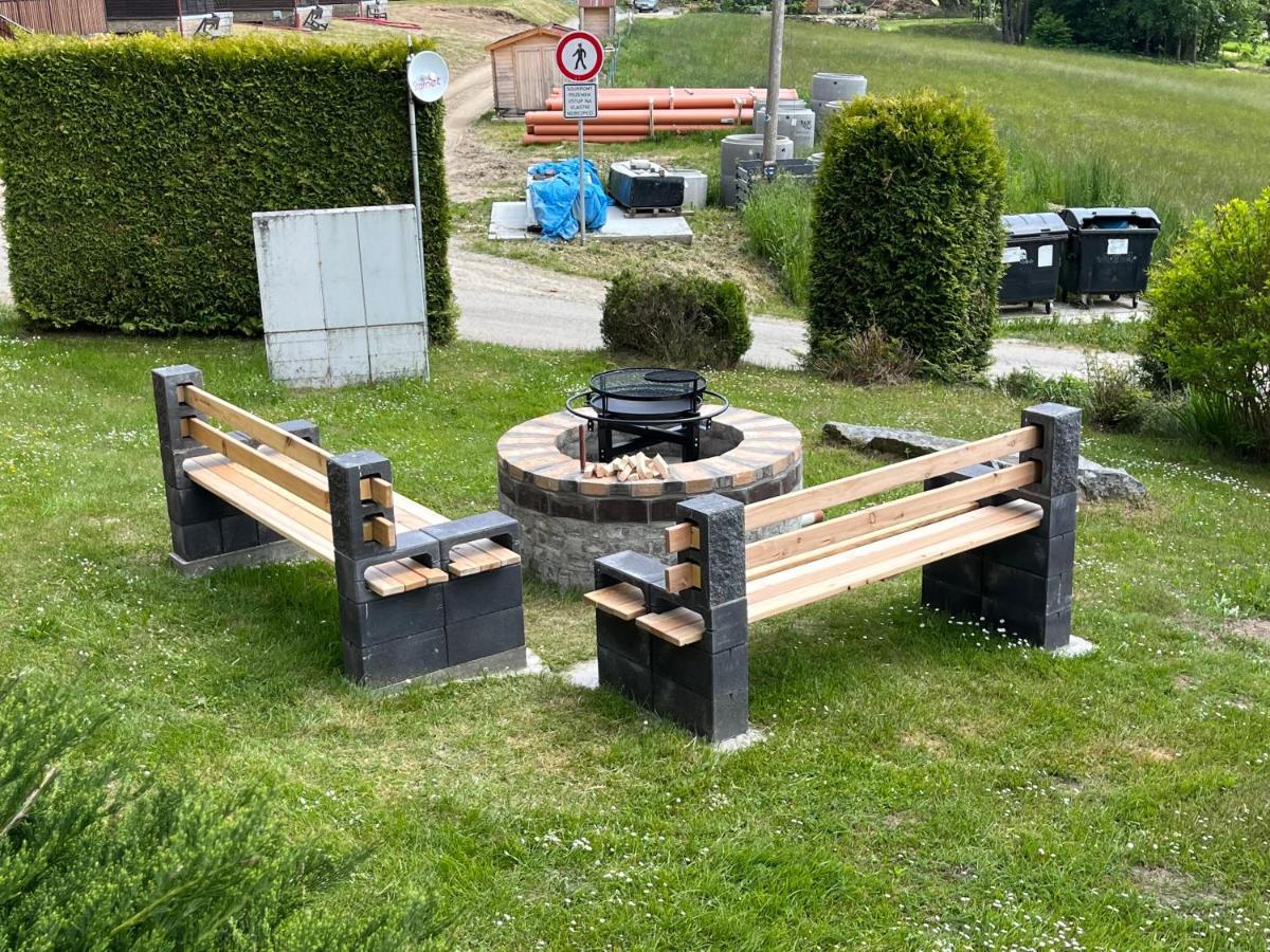 Chata Pod Houbovym Vrchem 2 Horní Planá Exterior foto
