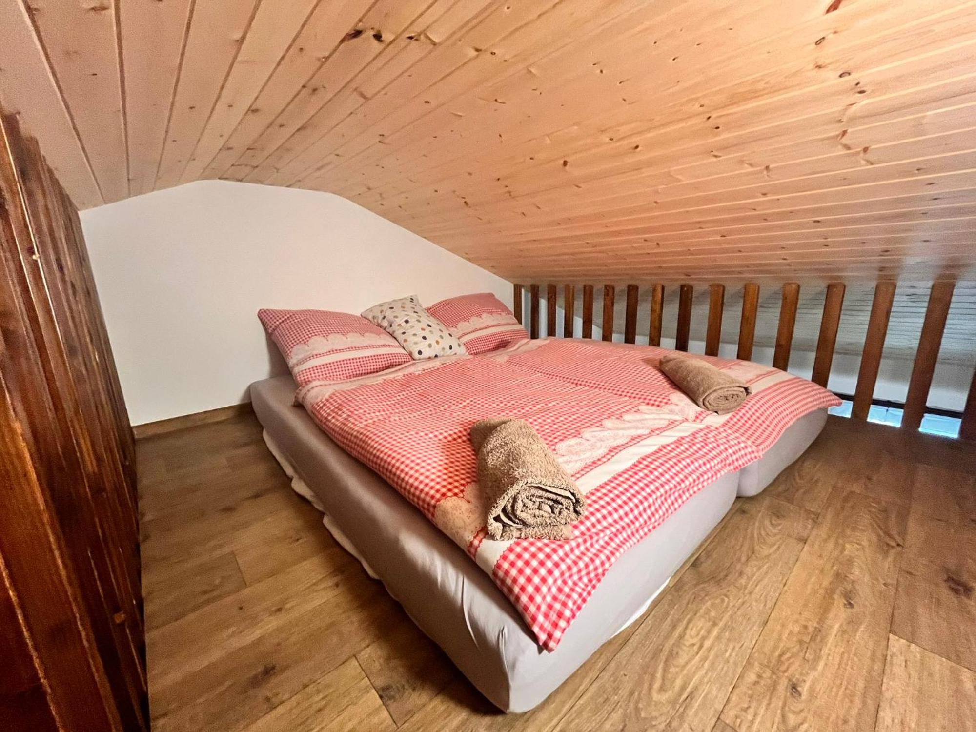Chata Pod Houbovym Vrchem 2 Horní Planá Exterior foto